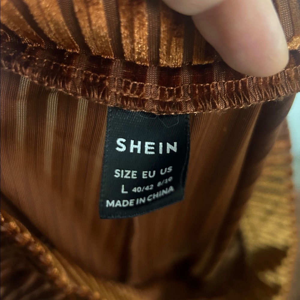 Velvet Ribbed Flared Pants - Picture 8 of 9
